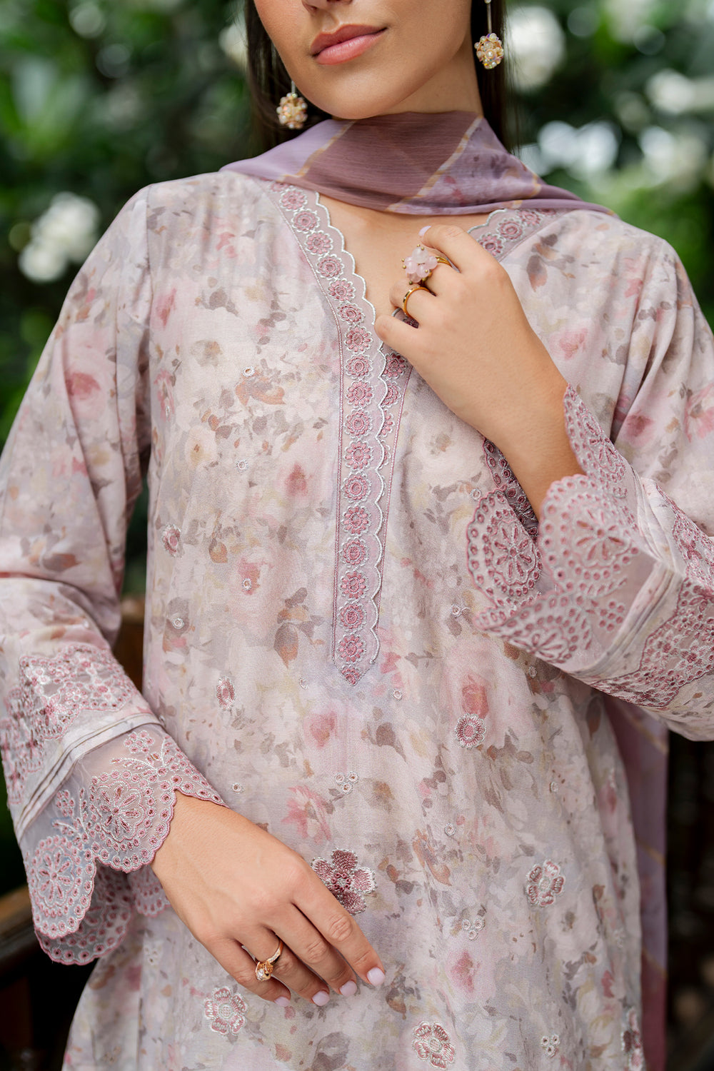 EMBROIDERED LAWN UF-4273