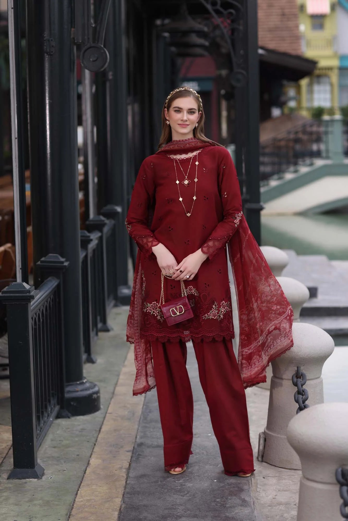 D1 - Mulberry Red