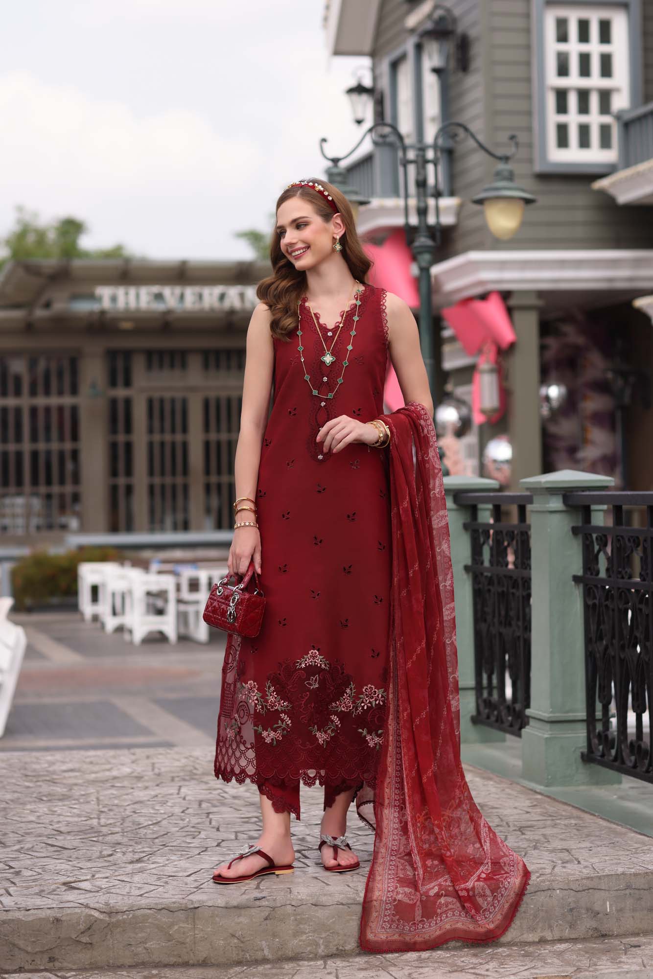 D1 - Mulberry Red