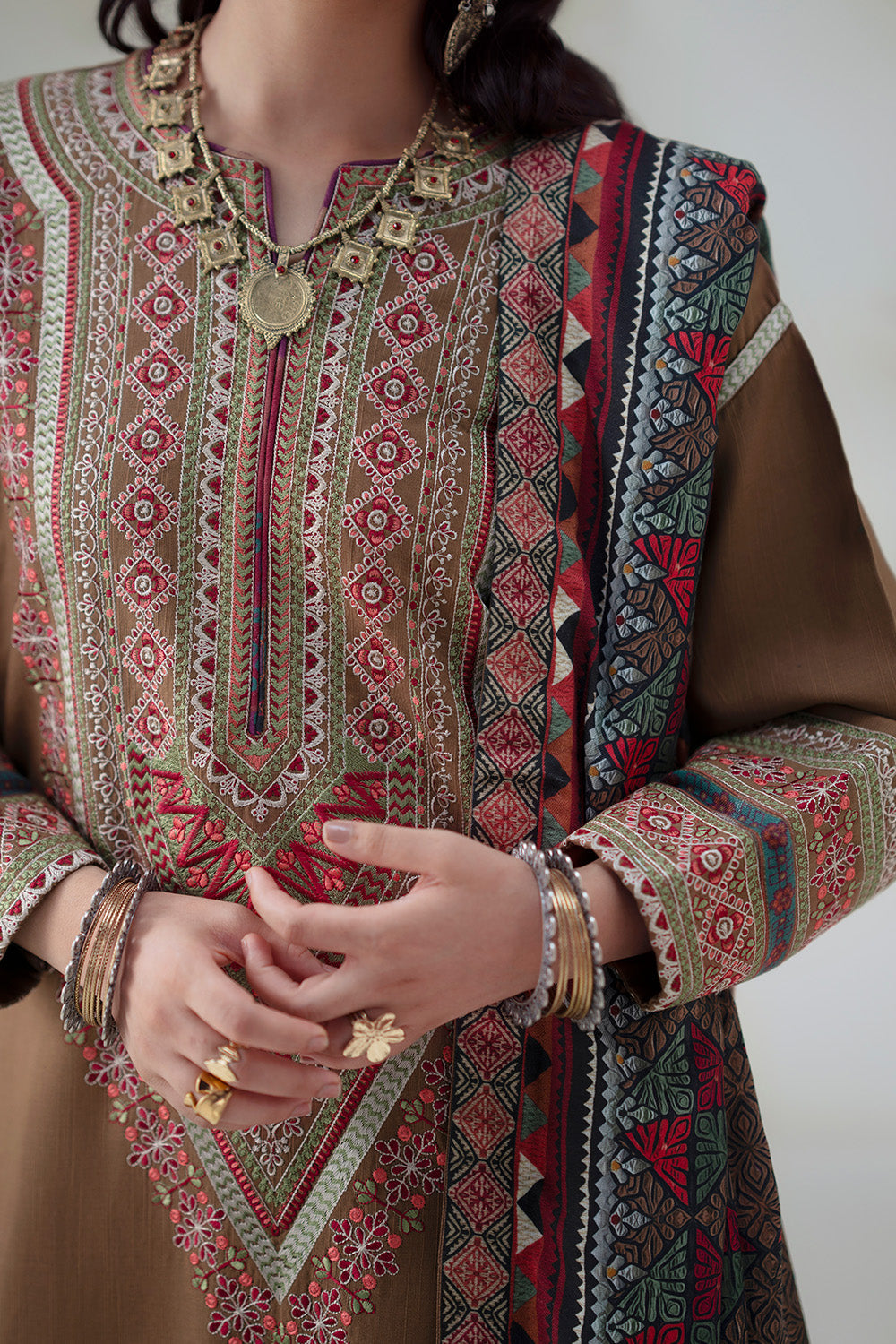 3 Piece Embroidered Khaddar Ghuncha - FSU5674