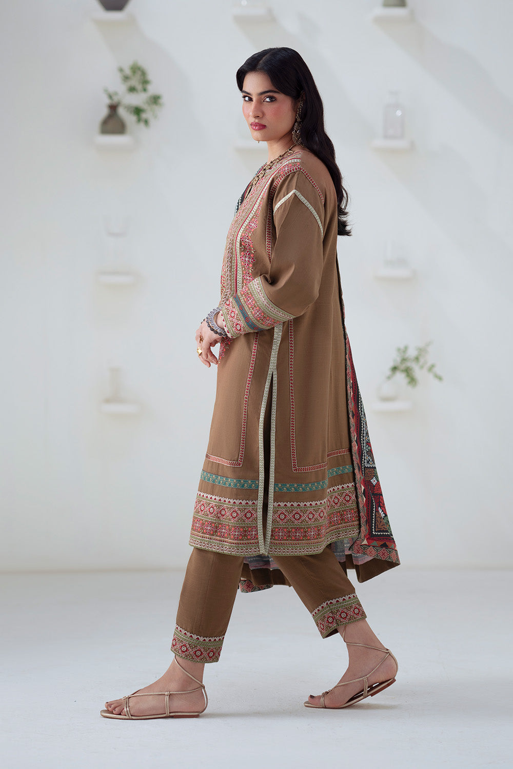 3 Piece Embroidered Khaddar Ghuncha - FSU5674