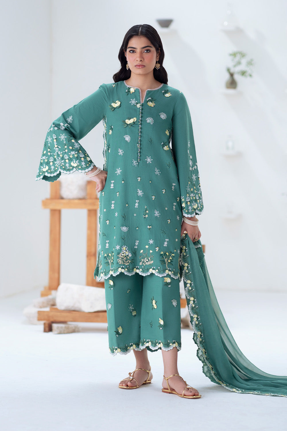 3 Piece Embroidered Khaddar Tabana - FSU5676