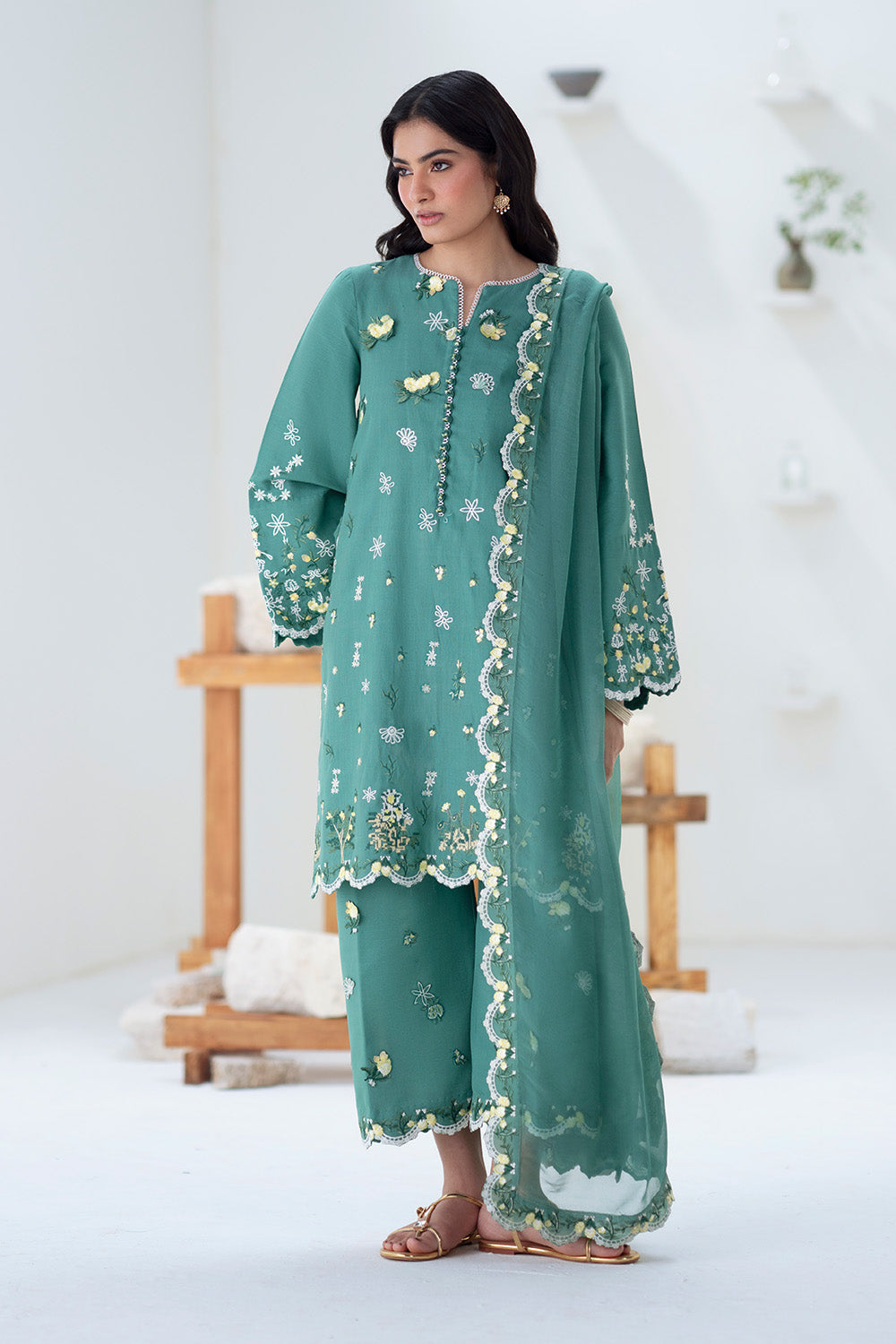 3 Piece Embroidered Khaddar Tabana - FSU5676