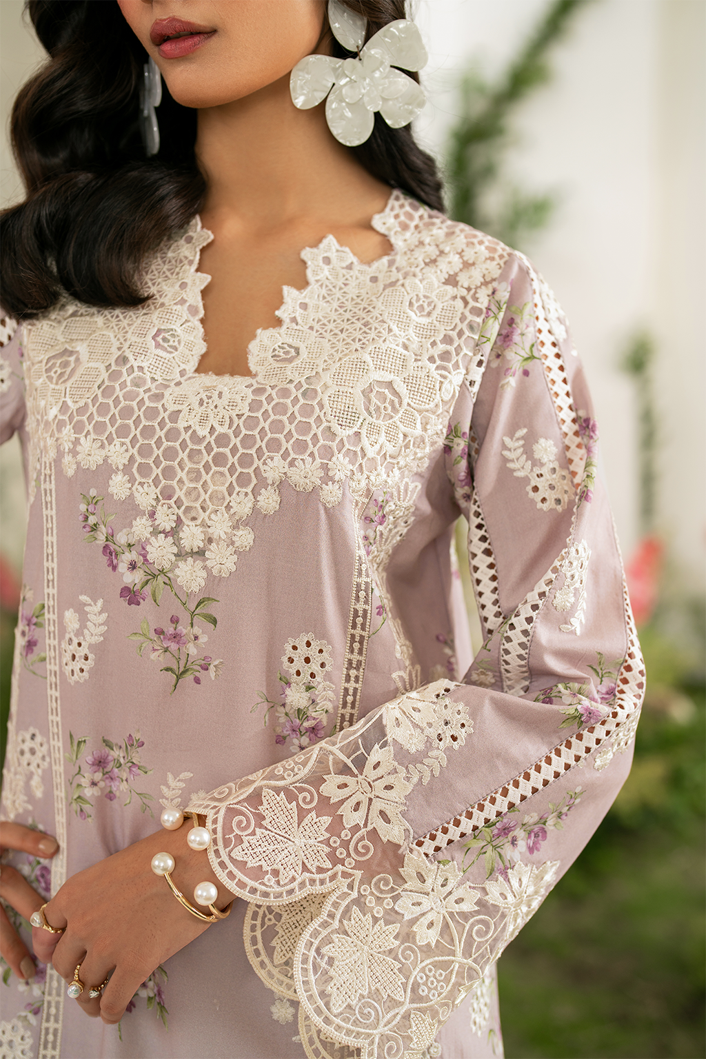 IFE-09 Embroidered Lawn