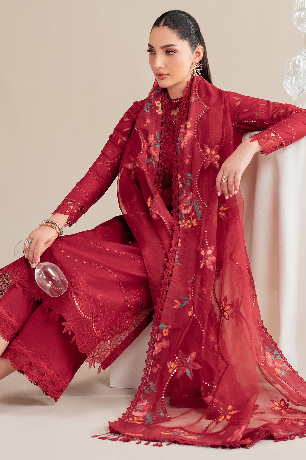 Embroidered Lawn IL'25-D03