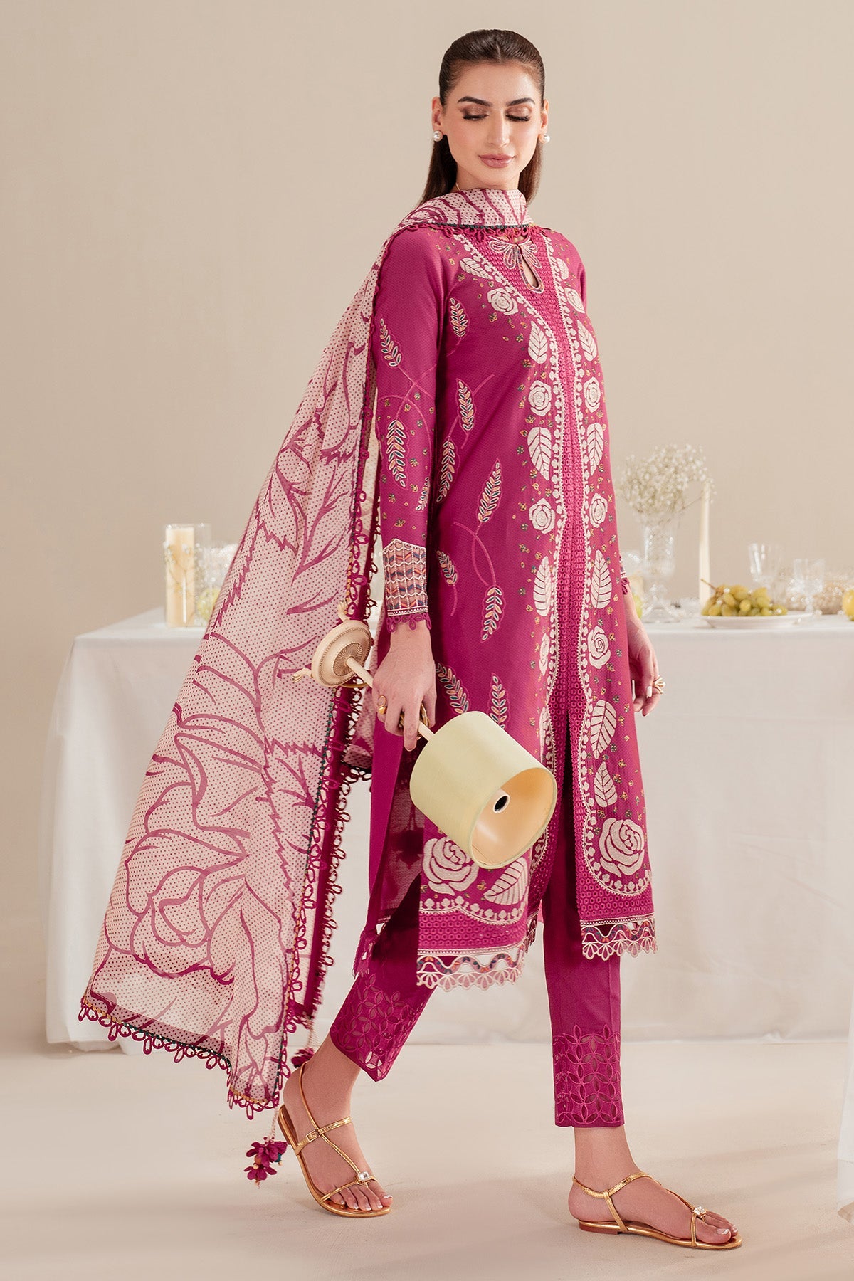 Embroidered Lawn IL'25-D05