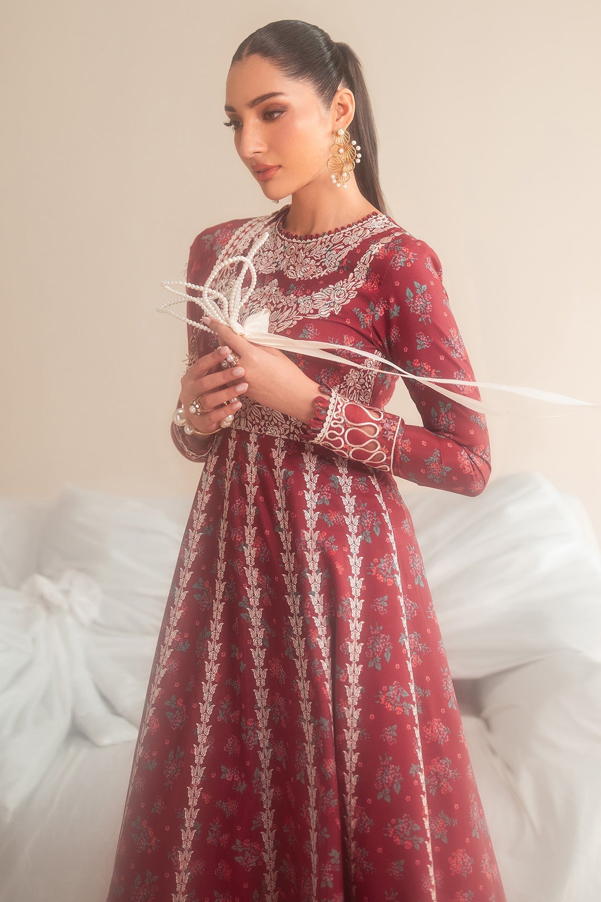 Embroidered Lawn IL'25-D08