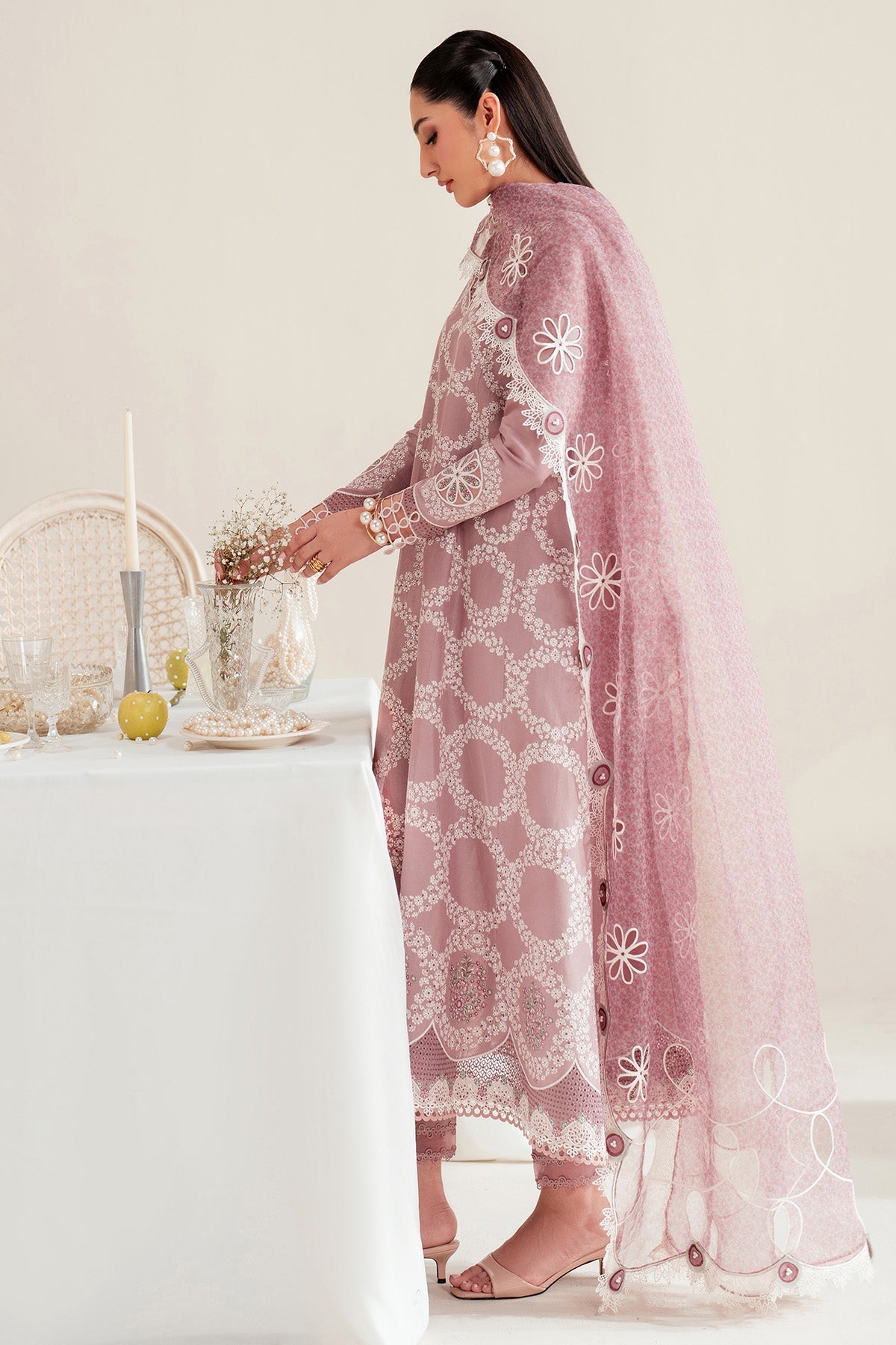 Embroidered Lawn IL'25-D10