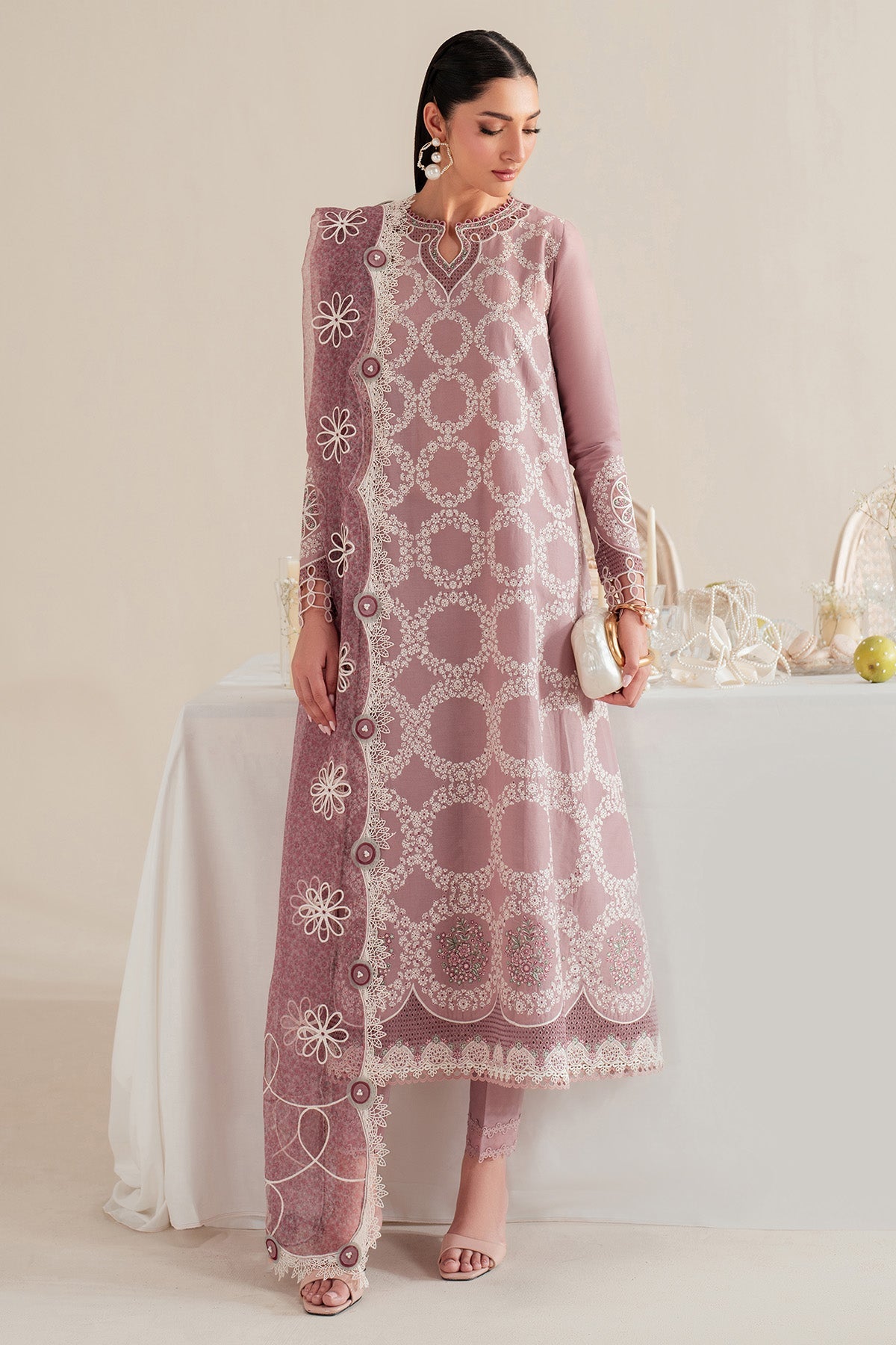 Embroidered Lawn IL'25-D10