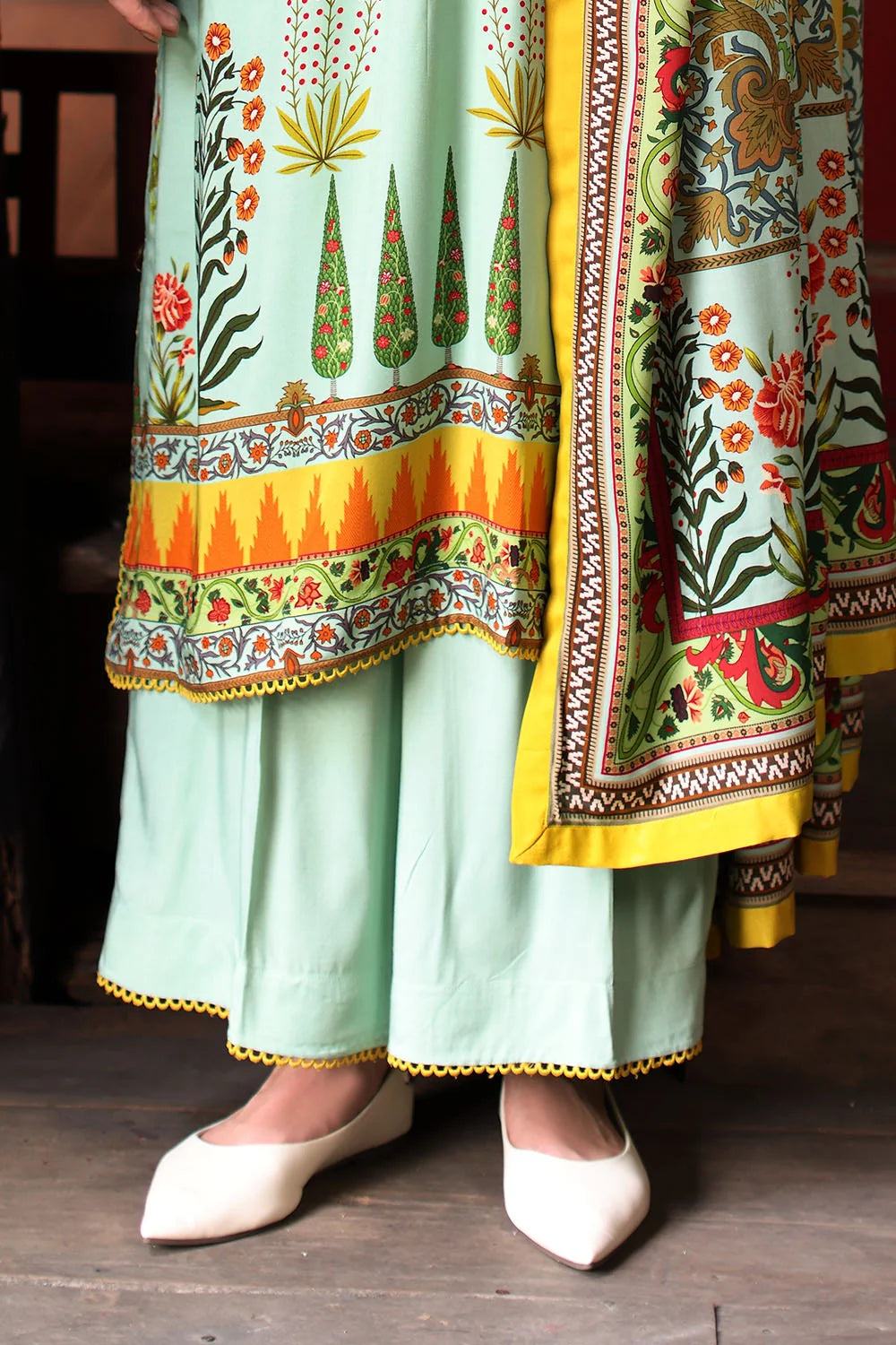 3 Piece Printed Linen Suit with Printed Linen Dupatta | LT-62004
