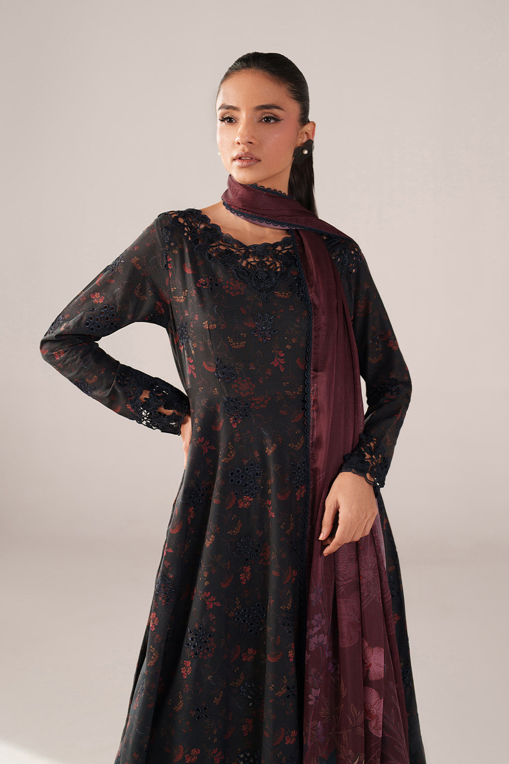 SS-09 Embroidered Lawn