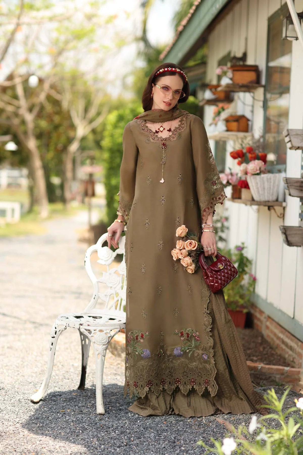 D8 – Mocha Sienna