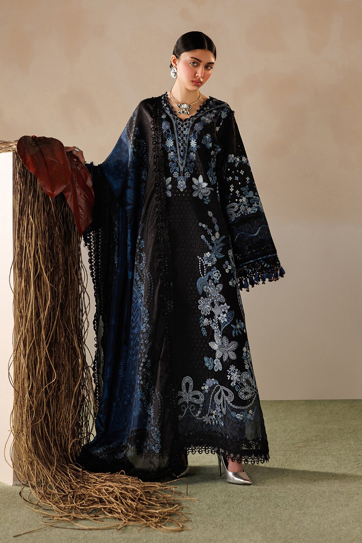 EMBROIDERED LAWN EL26-D08 UNSTITCHED