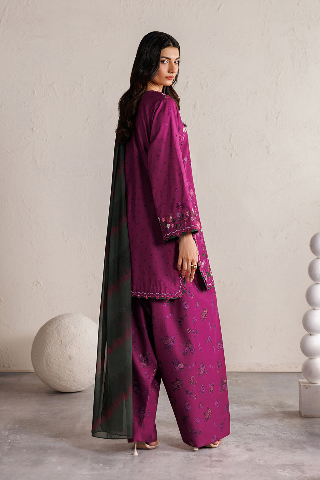 IBE-01 Embroidered Lawn