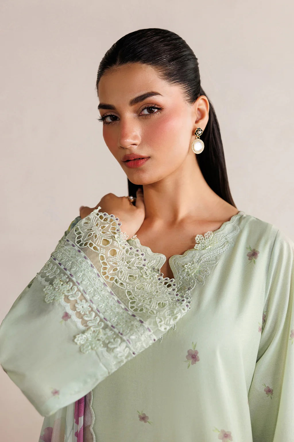 IBE-06 Embroidered Lawn