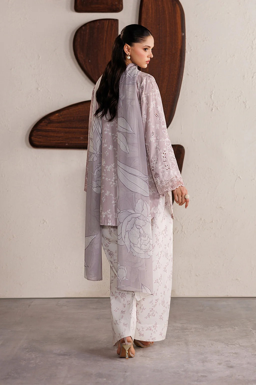 IBE-07 Embroidered Lawn