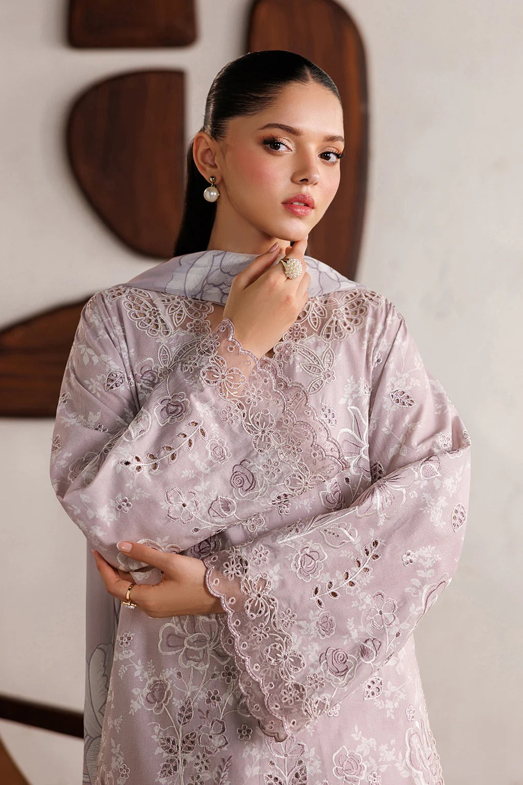 IBE-07 Embroidered Lawn