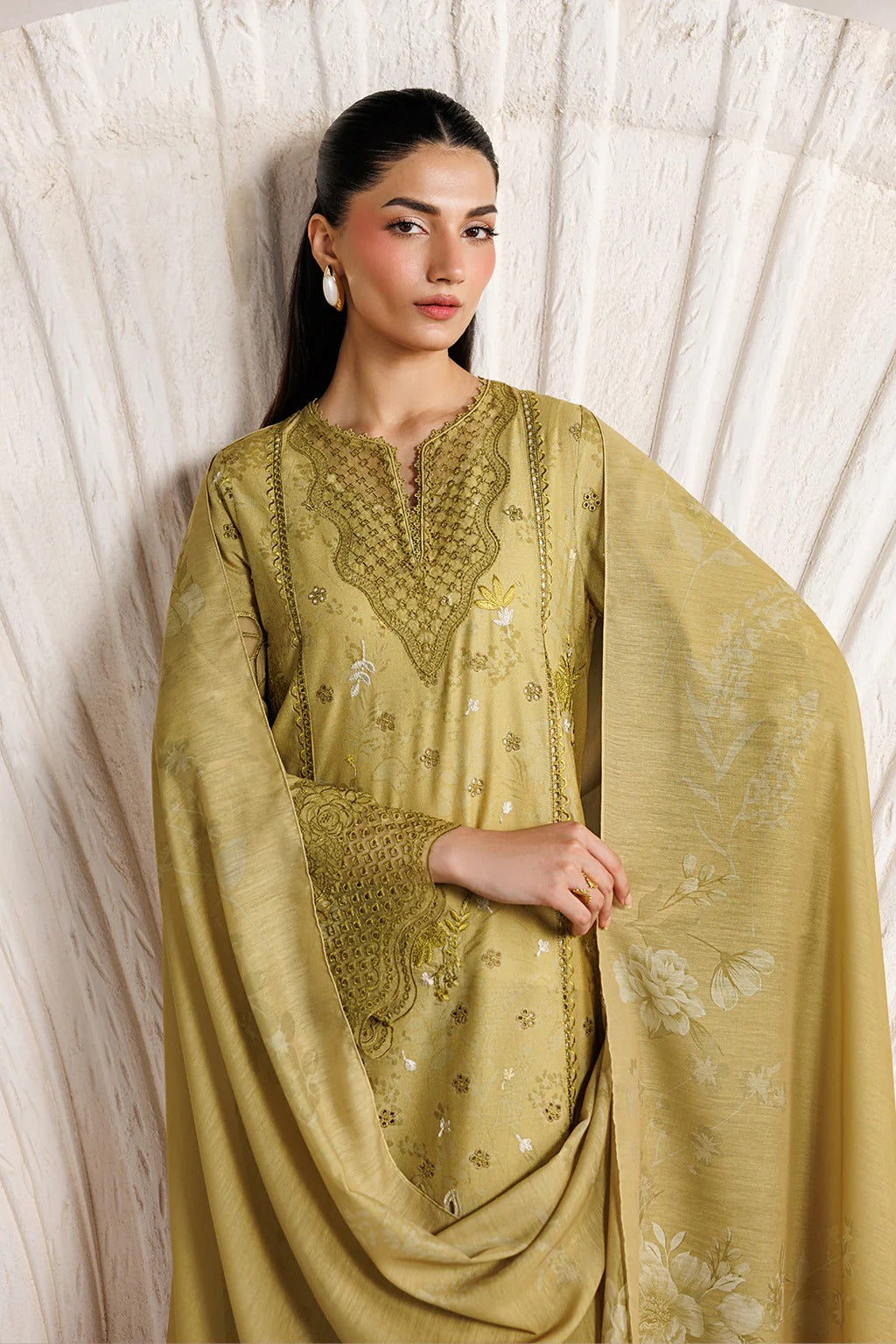 IBE-09 Embroidered Lawn