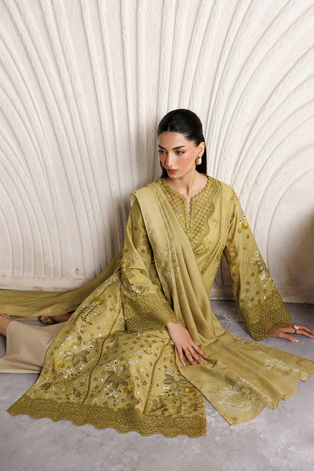 IBE-09 Embroidered Lawn