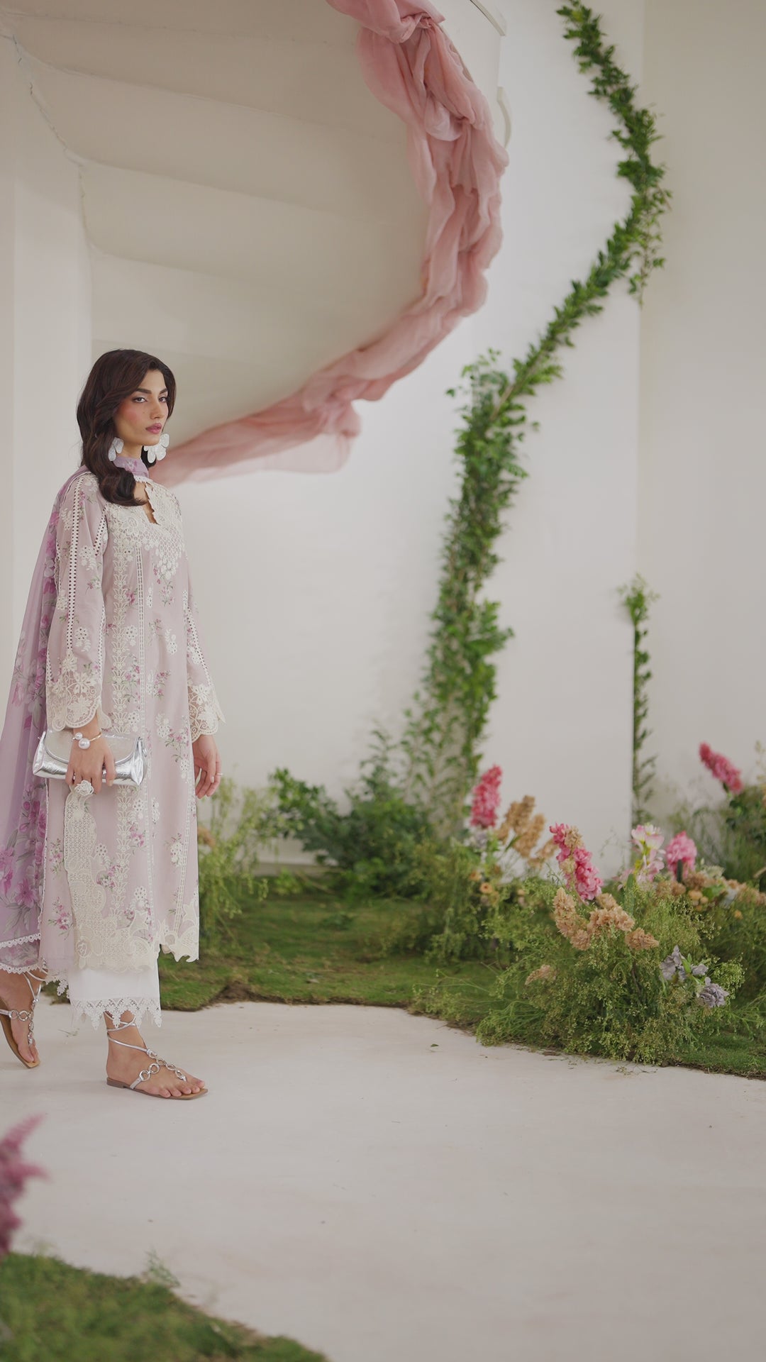 IFE-09 Embroidered Lawn