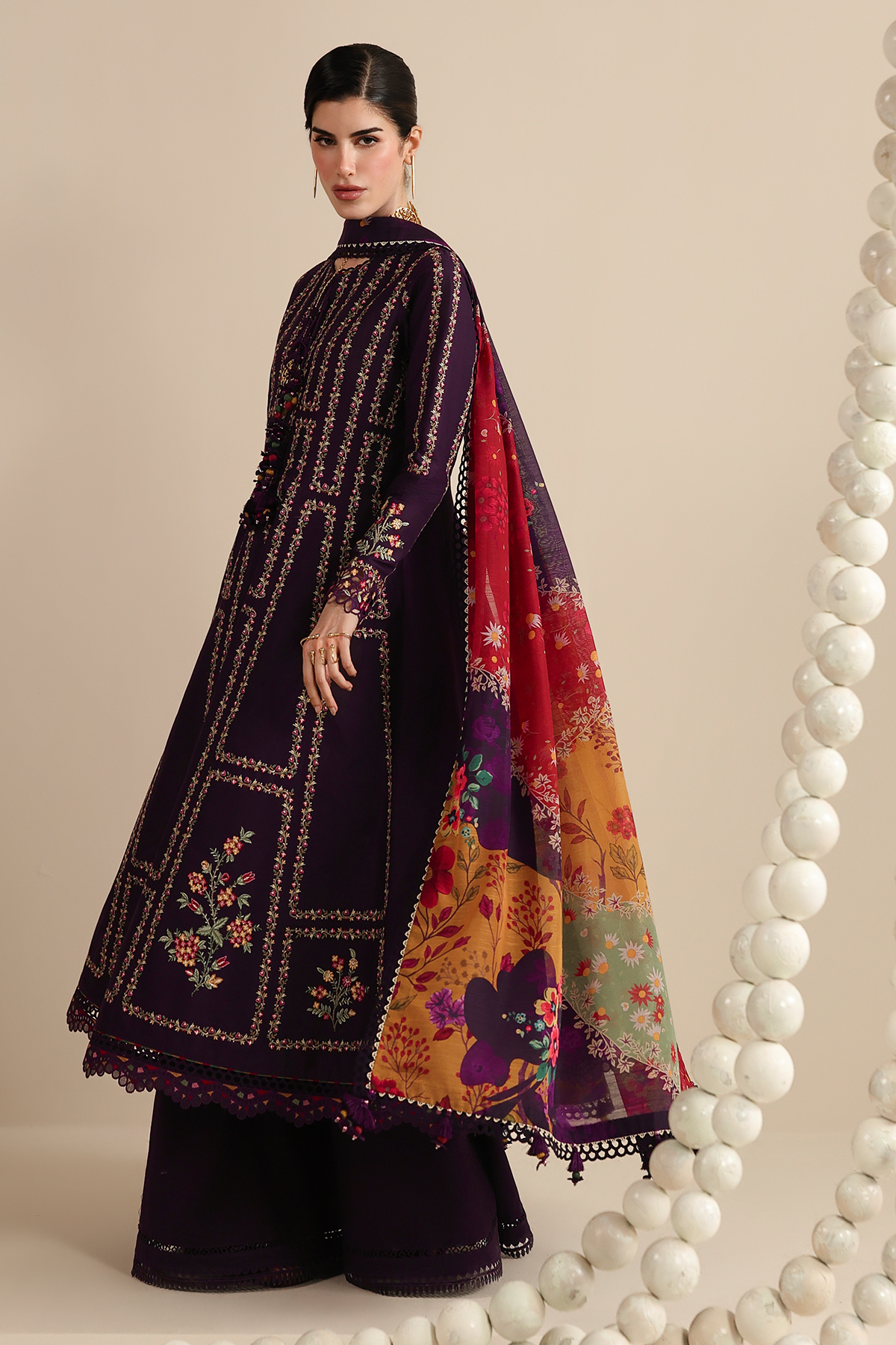 Embroidered Lawn IL26-D06