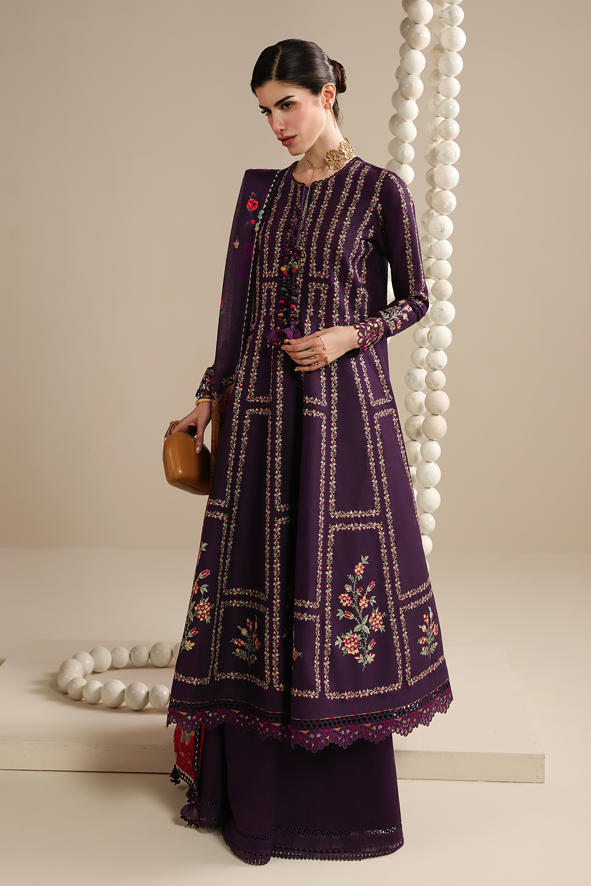 Embroidered Lawn IL26-D06