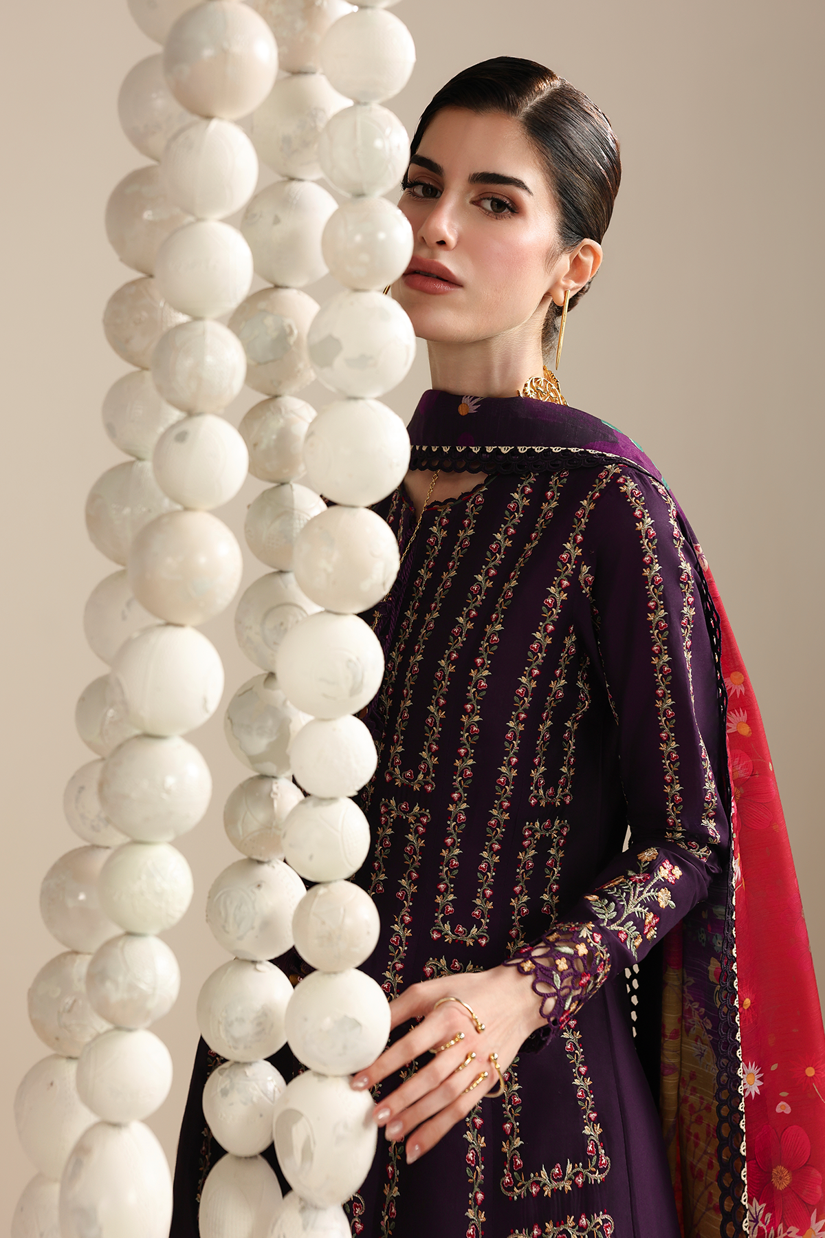Embroidered Lawn IL26-D06