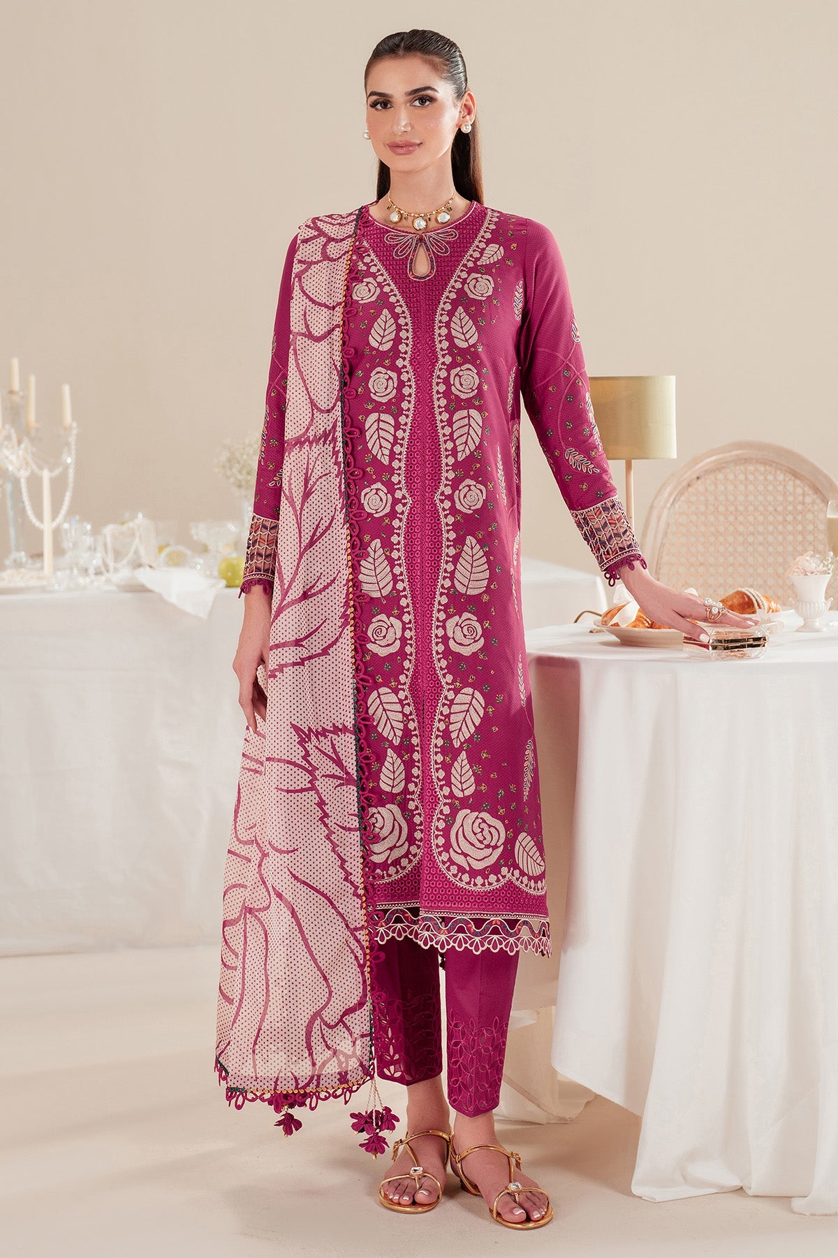 Embroidered Lawn IL'25-D05