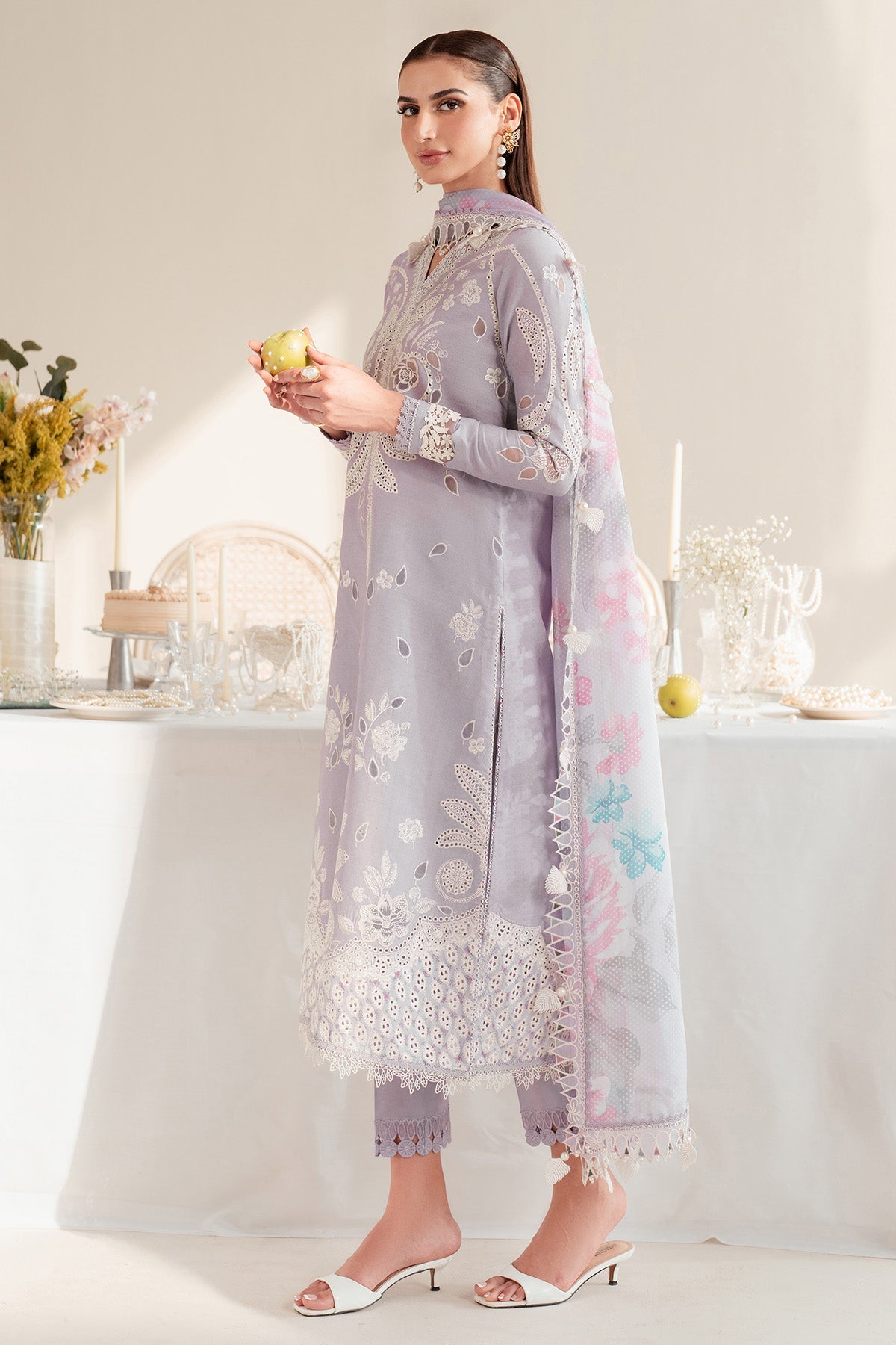 Embroidered Lawn IL'25-D06