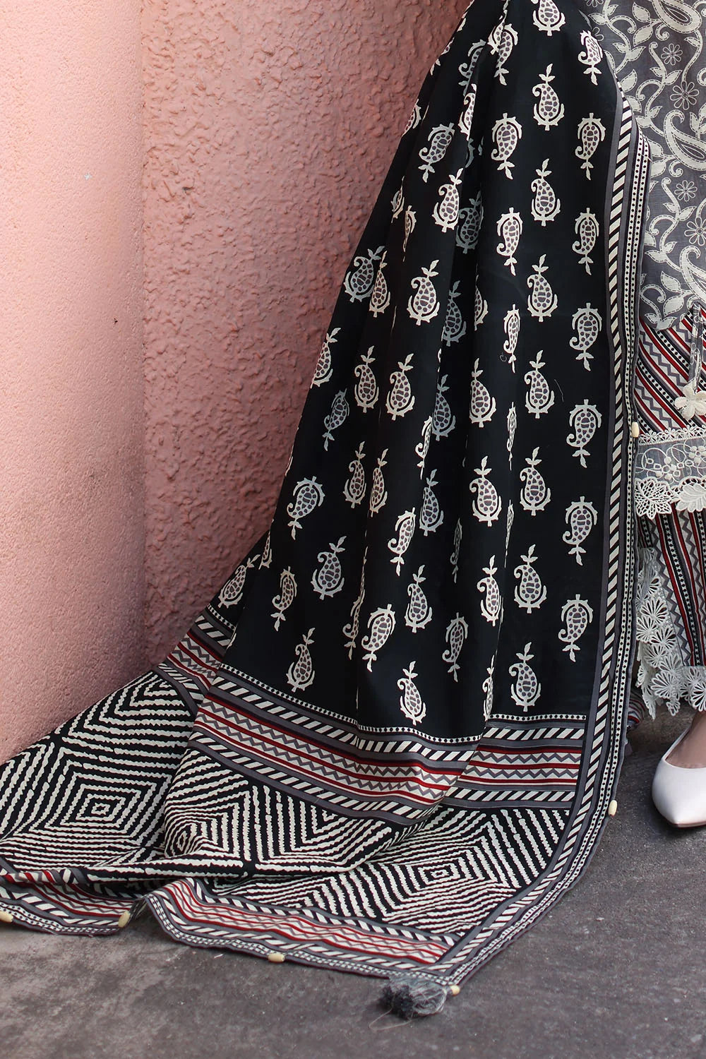 3 Piece Printed Khaddar Suit with Printed Khaddar Dupatta and Printed Trouser | K-62045