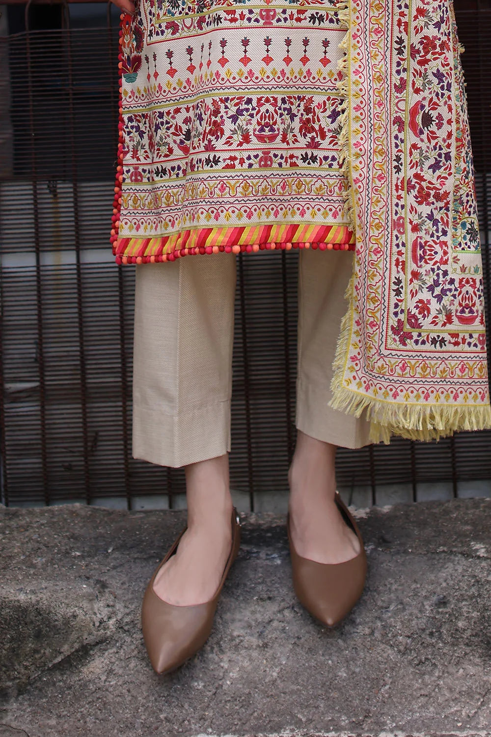 3 Piece Printed Khaddar Suit with Printed Khaddar Dupatta and Printed Trouser | K-62077