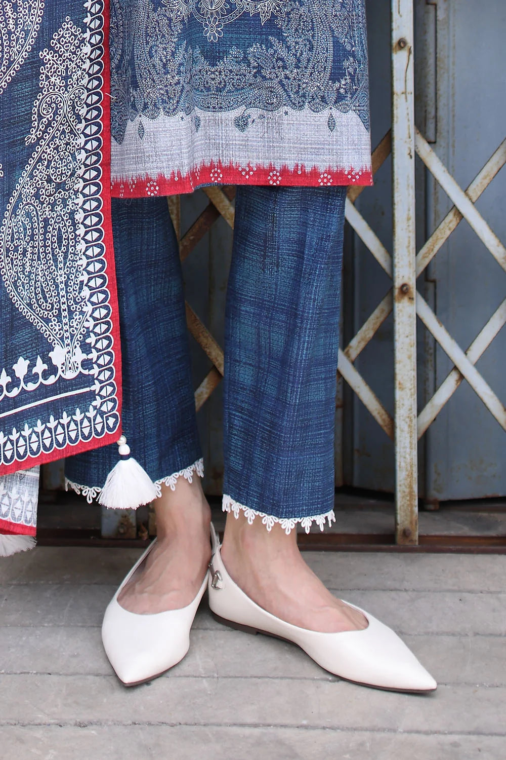 3 Piece Printed Khaddar Suit with Printed Khaddar Dupatta and Printed Trouser | K-62090