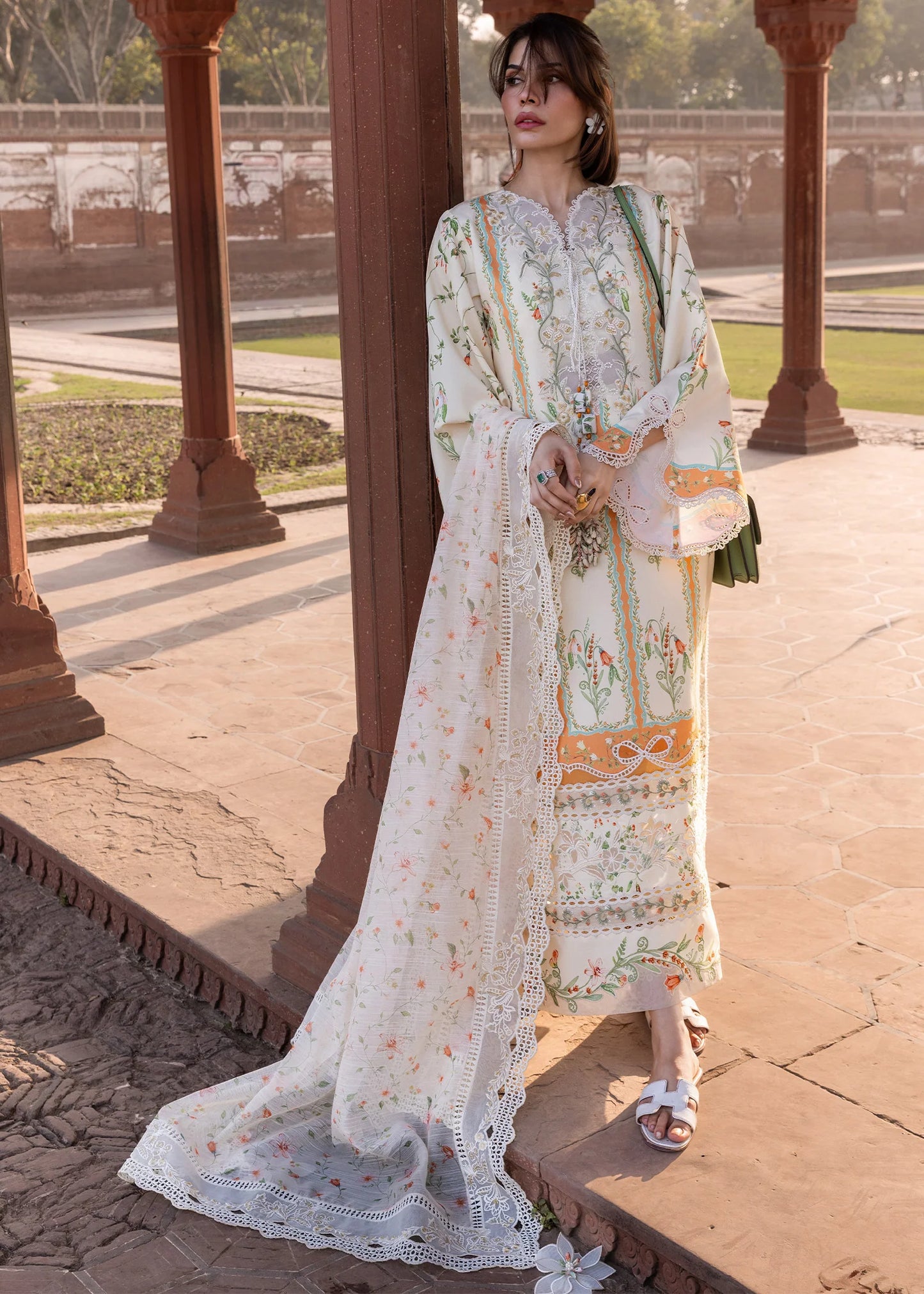 SUN-KISSED LETTER-D9A