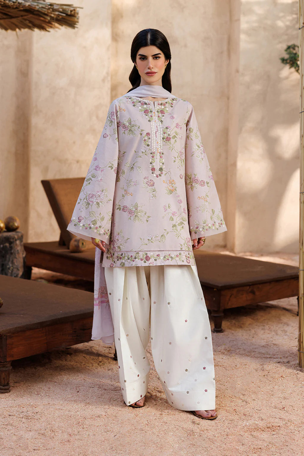 UE-661 Printed Lawn