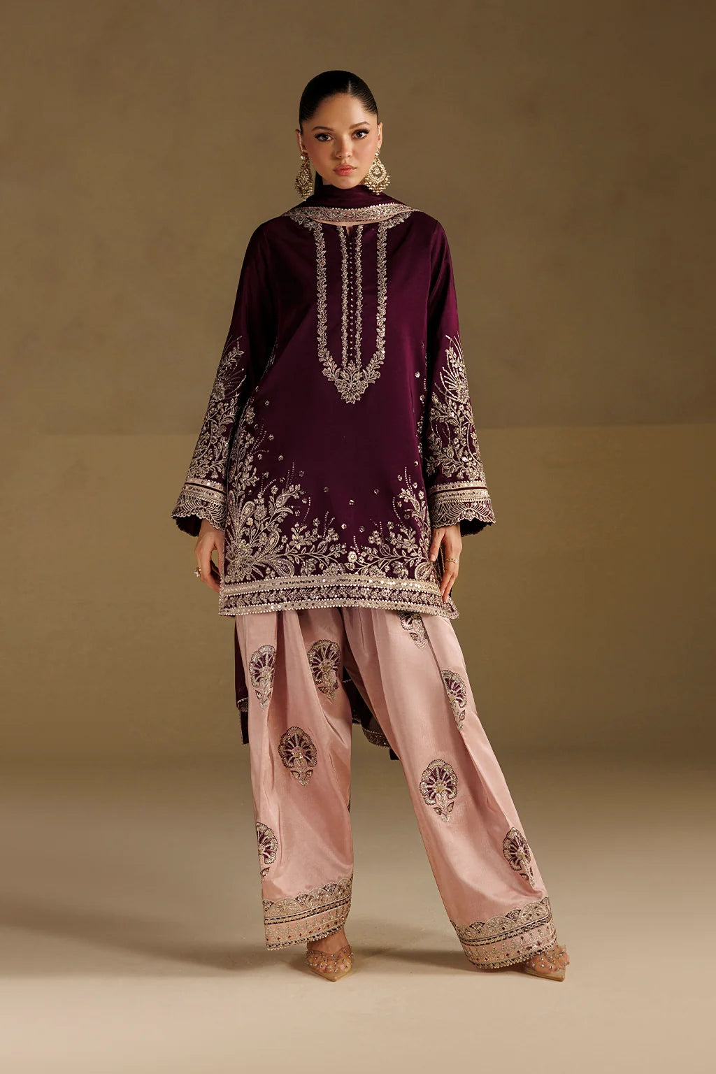 UE-733 Embroidered Ramen Silk